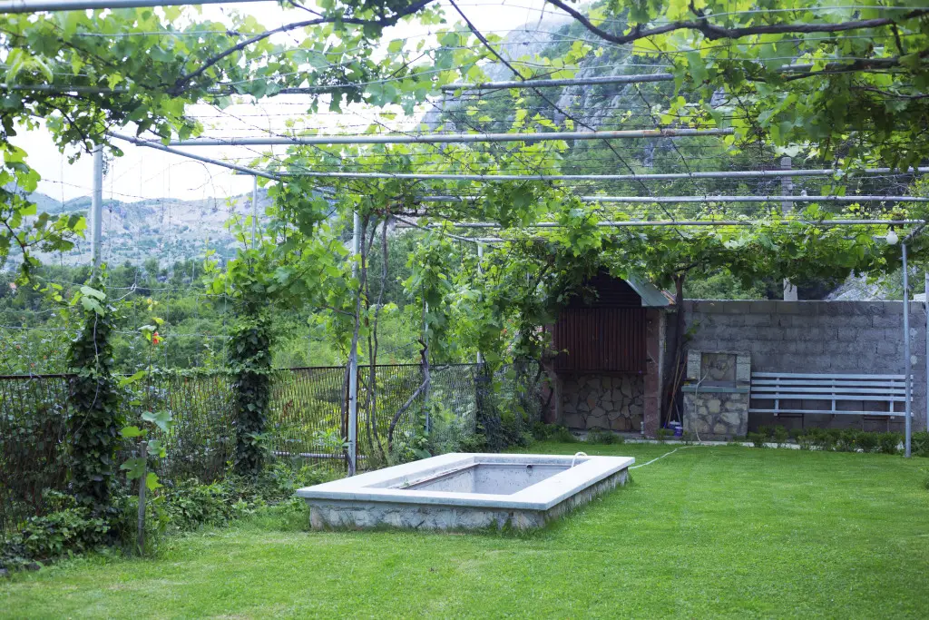 Повия: Апартаменты Old House Kontic
