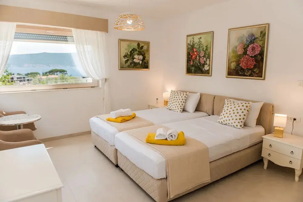 Тиват: 3 Bedroom 3 Bathroom Pool ,ivy House Montenegro