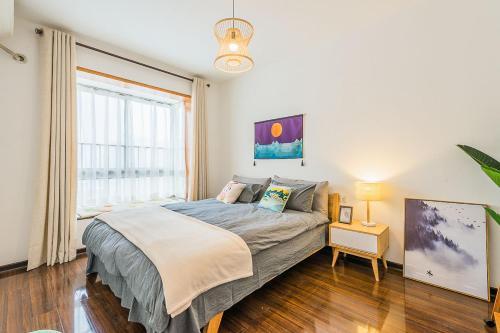 Сиань: Xi'an Weiyang·Longshouyuan Subway Station· Locals Apartment 00141540