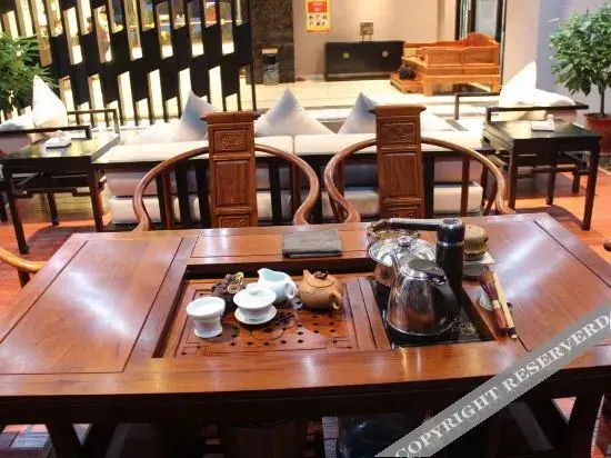 Шиянь: Super 8 Hotel (Shiyan Airport Bailang East Road)
