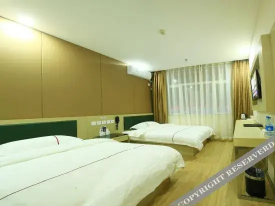 Чжанцзякоу: Home Inn Huaxuan Select Hotel (Huailai Dongcun Rui East Street Branch)