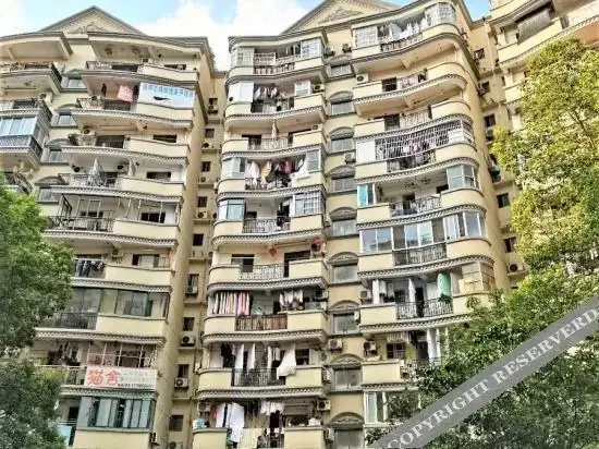 Wuhan city 7 + 1 boutique apartment — фото 1