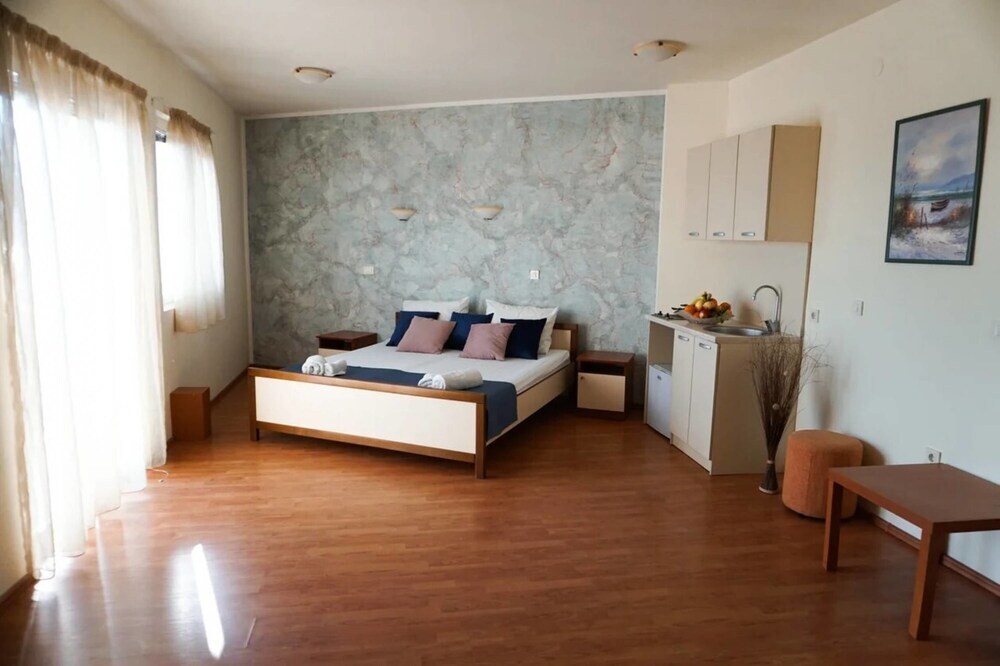 Будва: Residence Bella