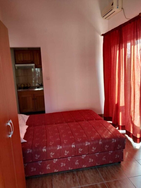 Зеленика: Apartments Lazović
