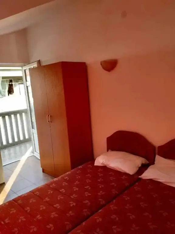 Зеленика: Apartments Lazović