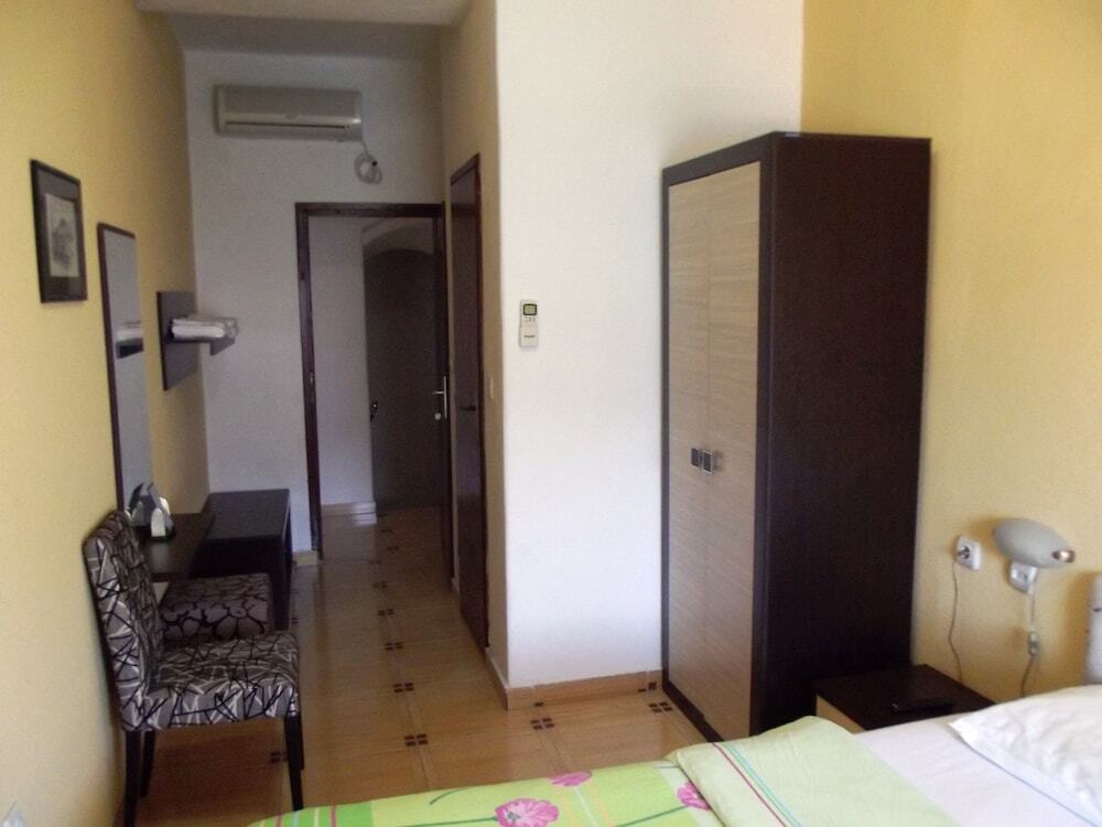 Доброта: Apartment and Rooms Antun
