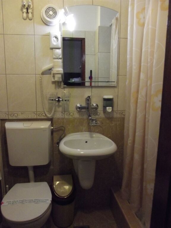 Доброта: Apartment and Rooms Antun