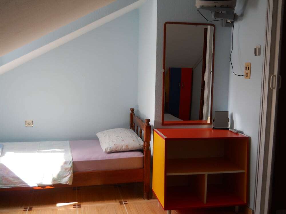 Доброта: Apartment and Rooms Antun