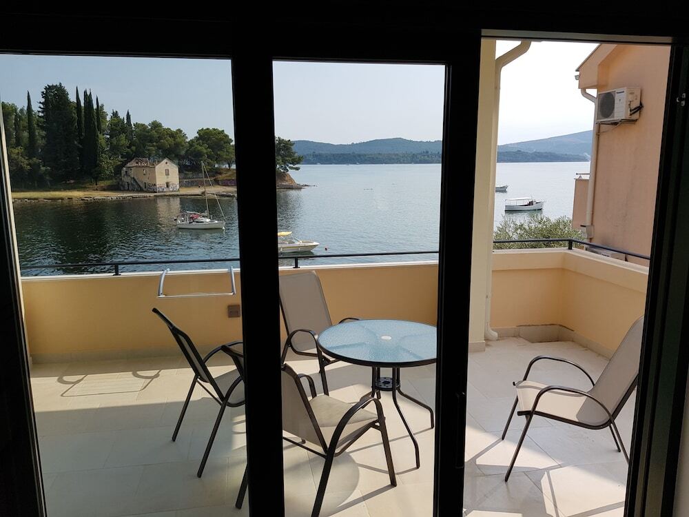 Тиват: Apartments Tivat Obala