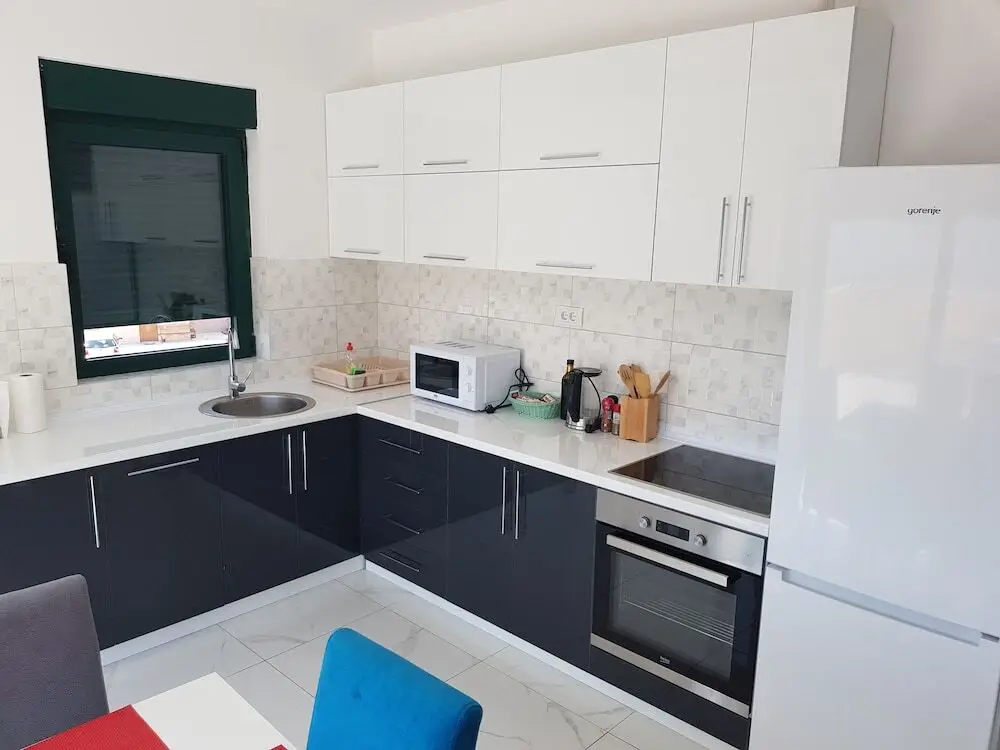 Тиват: Apartments Tivat Obala