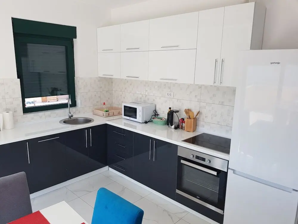 Тиват: Apartments Tivat Obala