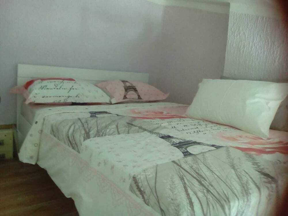 Будва: Romantic Apartment With Gallery