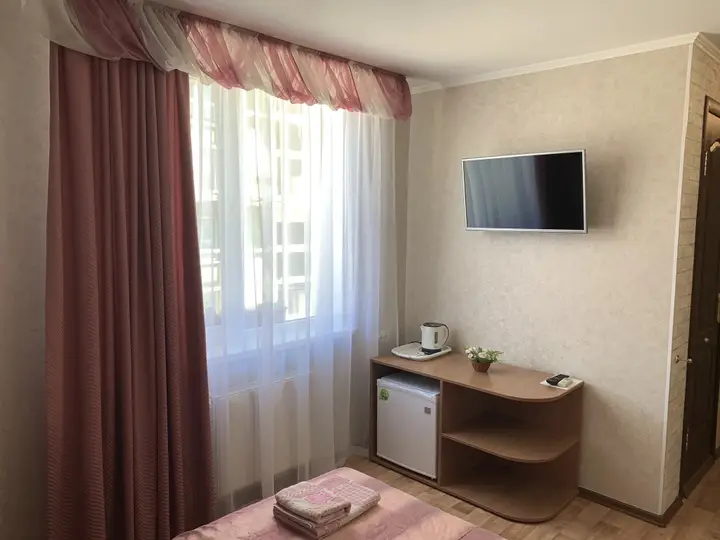 Феодосия: Меблированные комнаты Ромашка