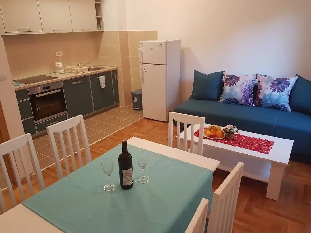Тиват: Apartment Junior