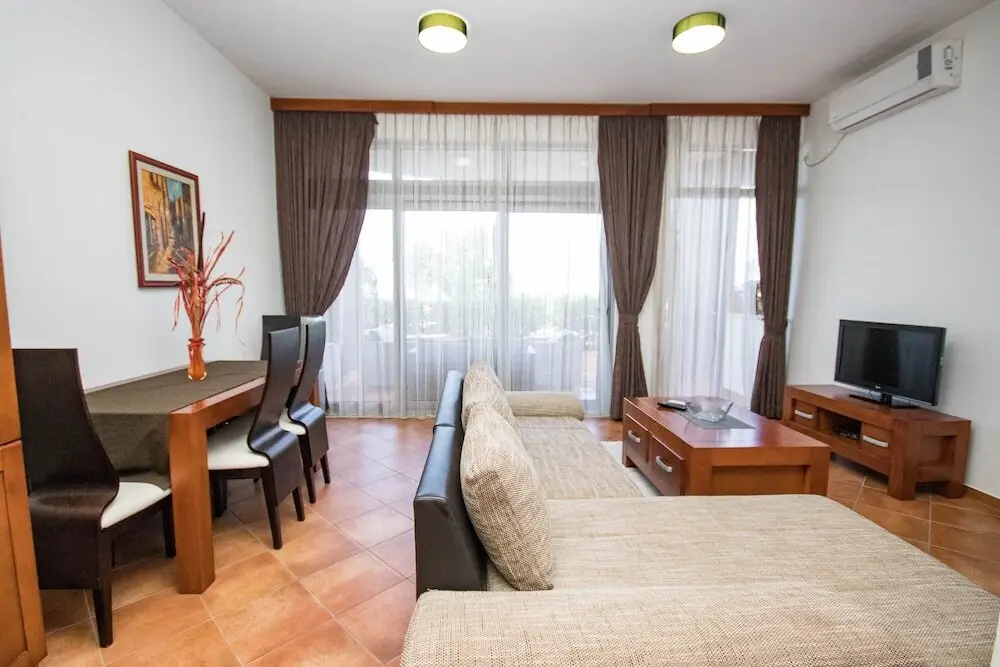 Добро Вода: Apartments Zara