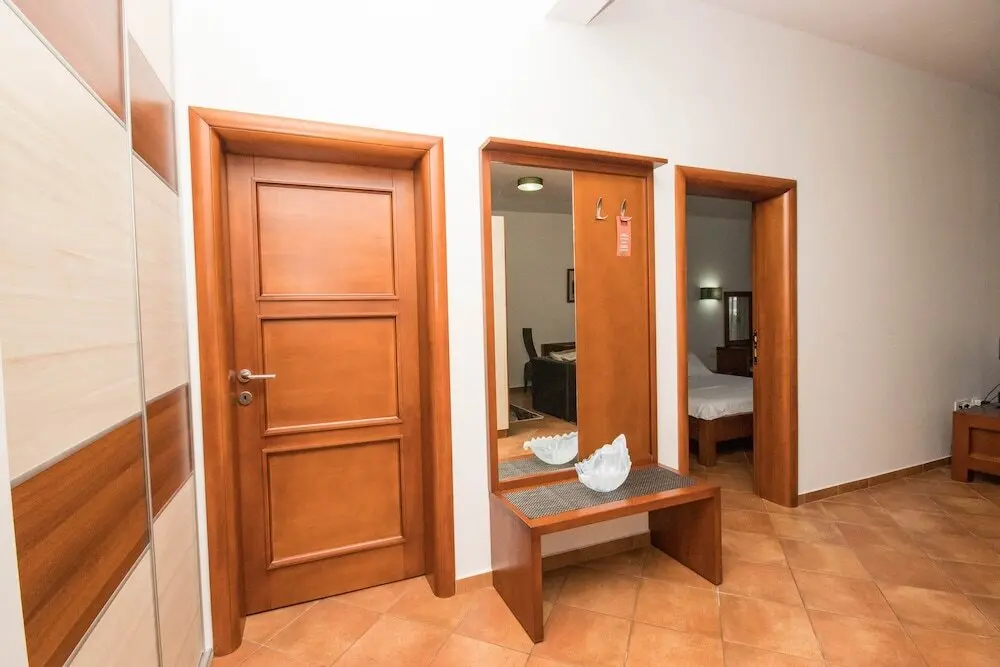 Добро Вода: Apartments Zara