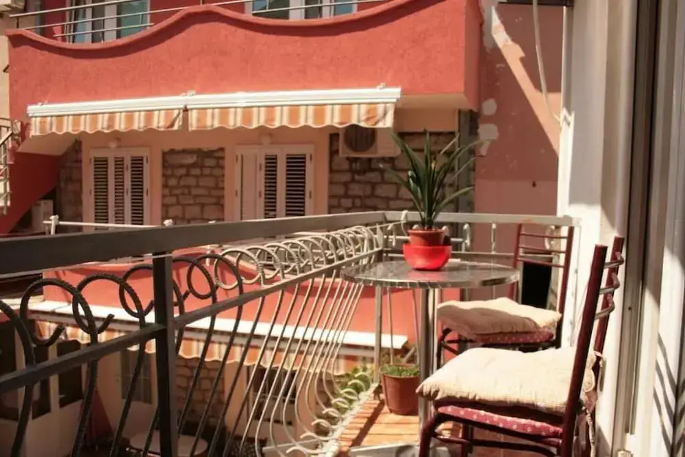 Будва: Studio Apartment on the Beach