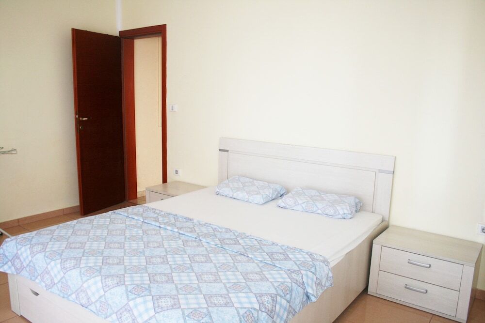 Будва: Spacious Sea View Apartment