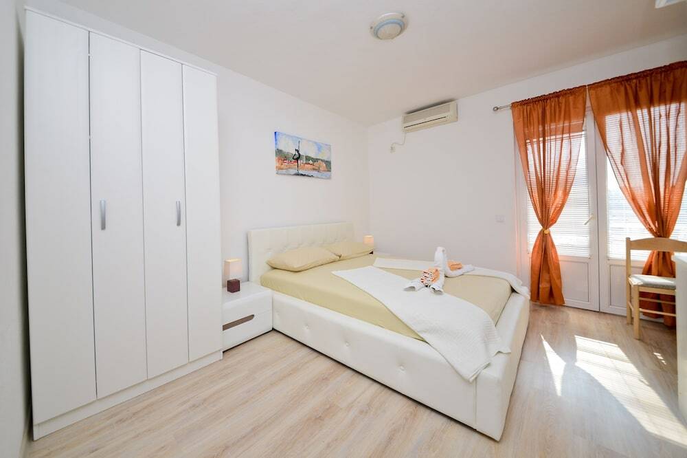 Бечичи: Apartments Cenic