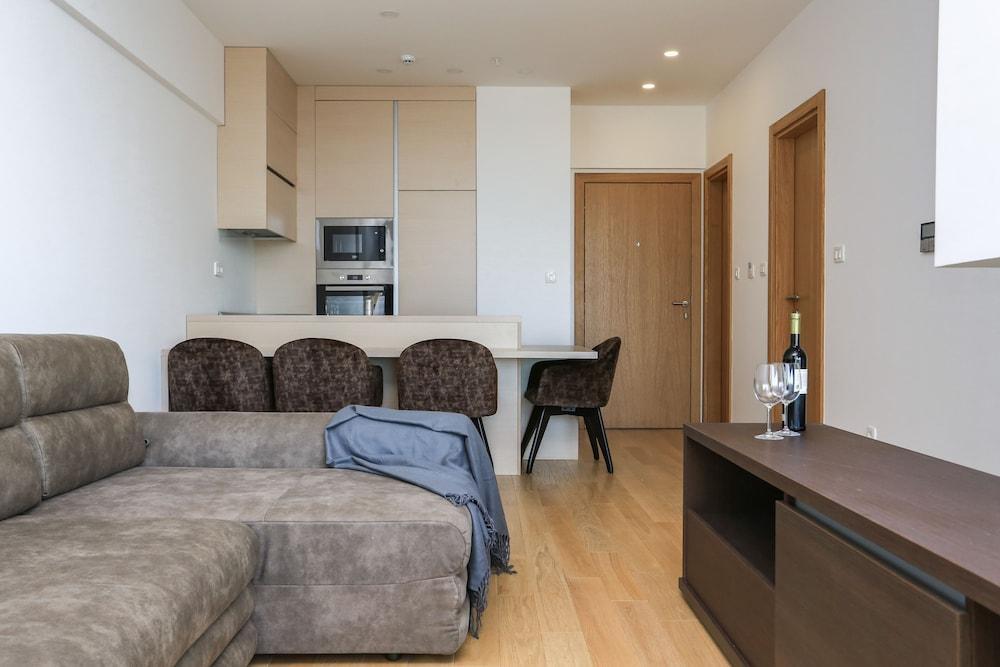 Будва: Apartments Status WOW