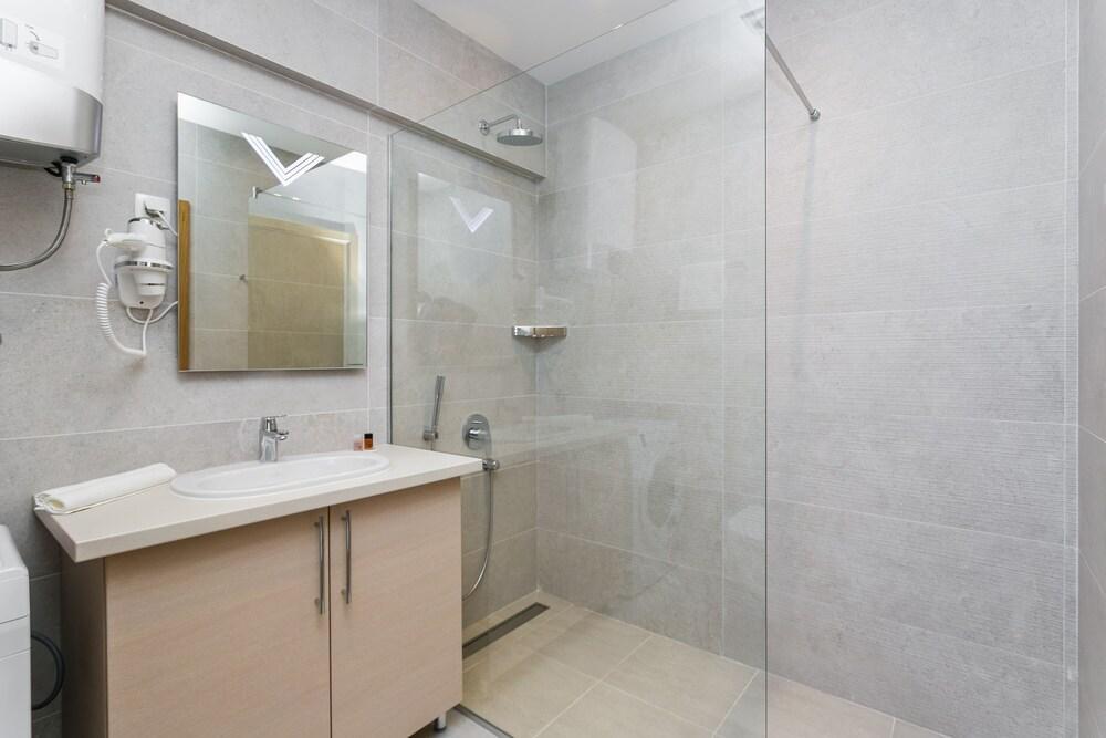 Будва: Apartments Status WOW