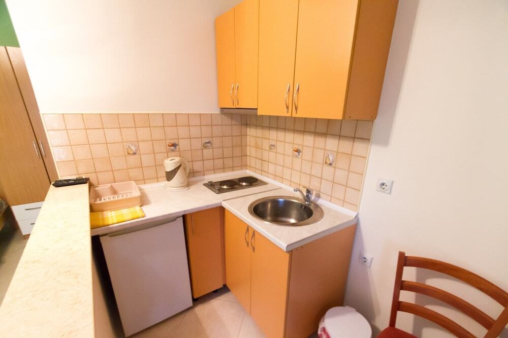 Тиват: Studio With Pool Near Airport