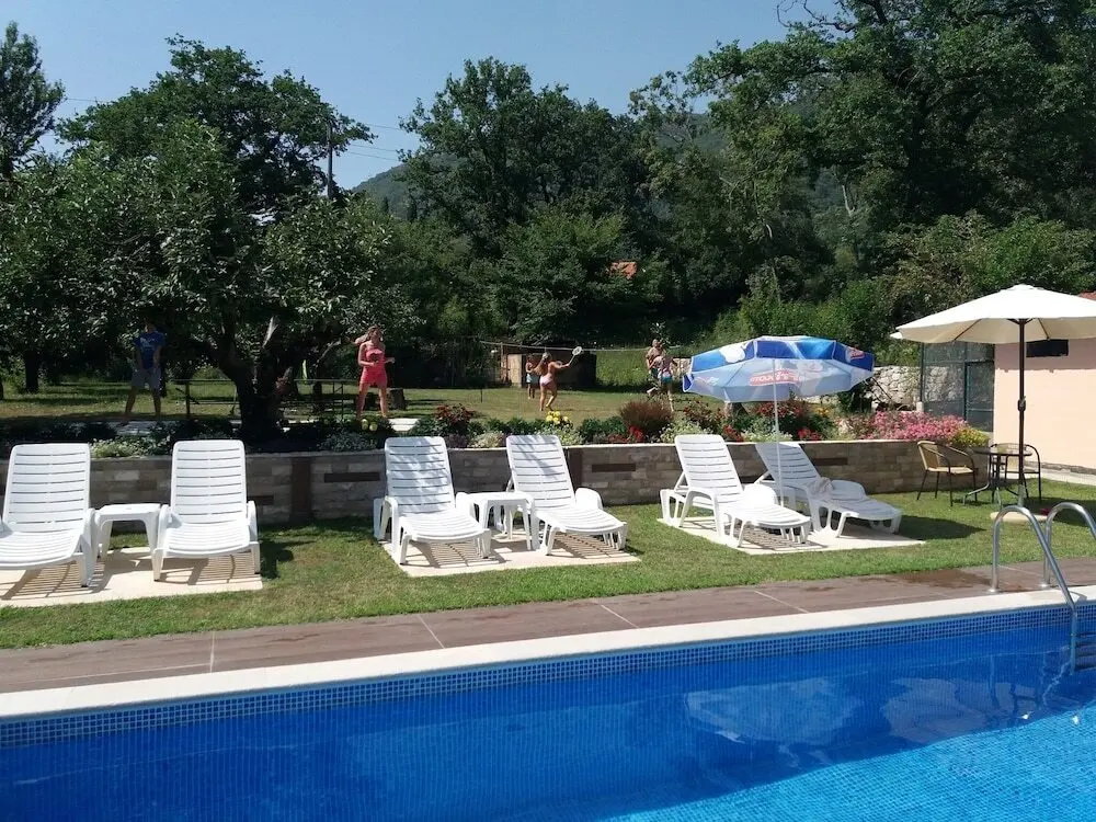 Тиват: Studio With Pool Near Airport