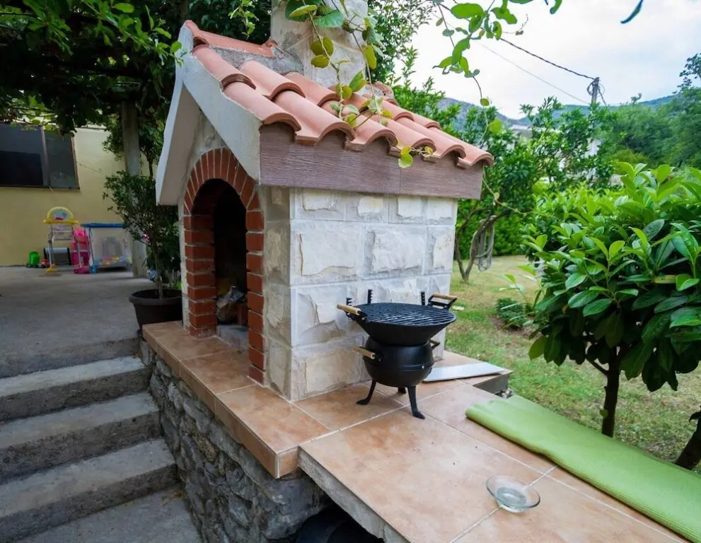 Тиват: Studio With Pool Near Airport