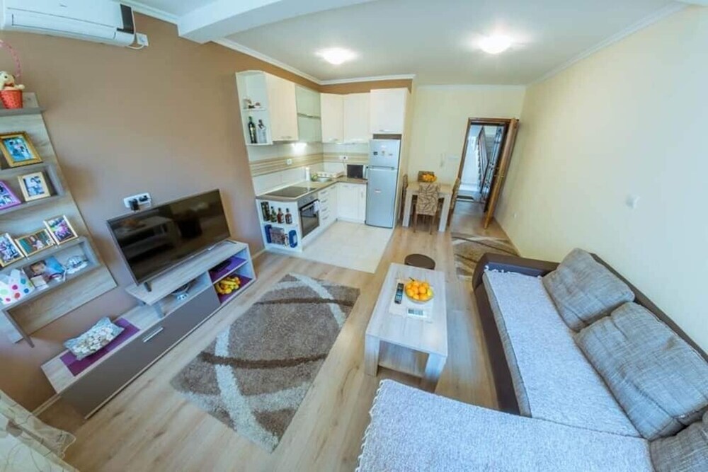 Будва: Apartment Saruro