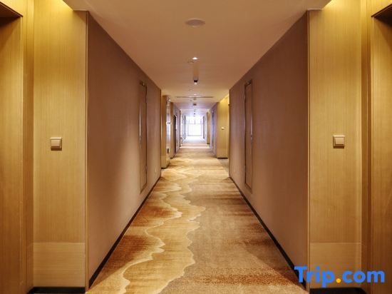Лючжоу: Echeng Hotel (Sanjiang Fengyu Bridge)