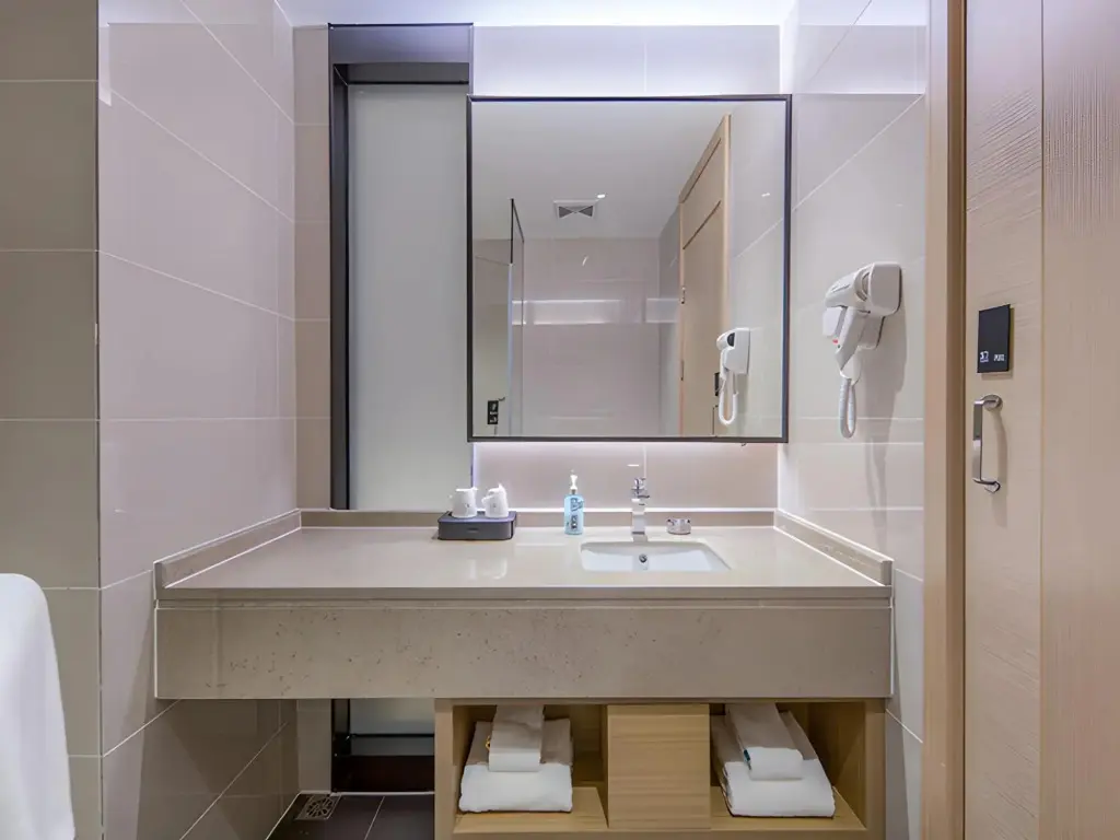 Учжоу: City Comfort Inn Wuzhou Xijiang Thrid Bridge