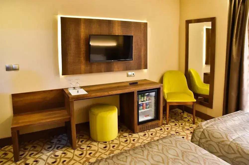 Тиреболу: Hebo Marina Hotel