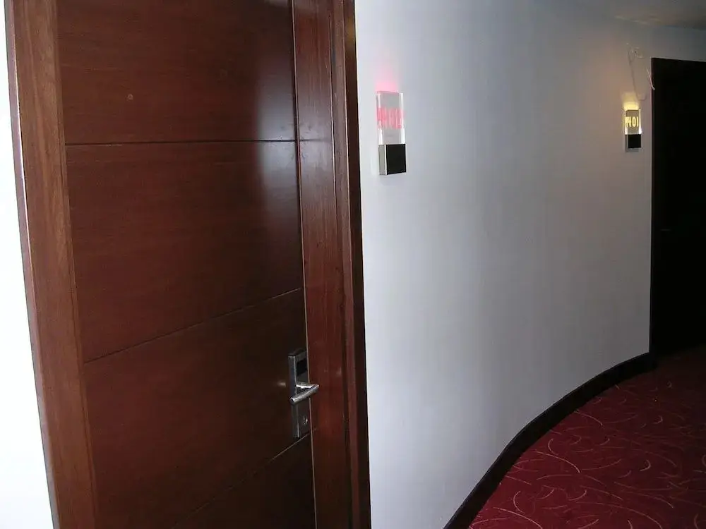 Тиреболу: Hebo Marina Hotel