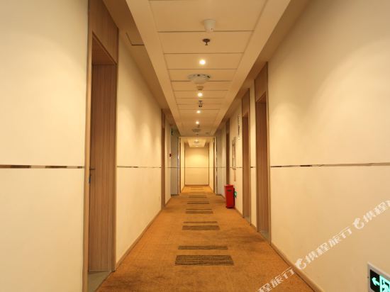 Район Синьчэн: Hanting Hotel (Kaiyuan Jiefang Road)