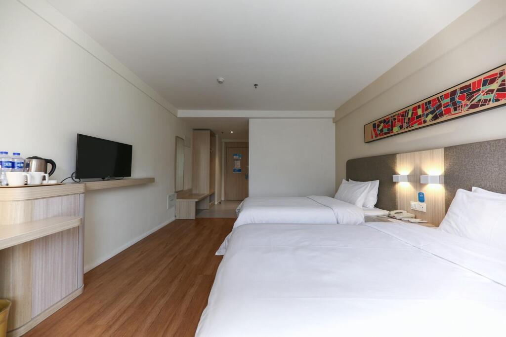 Гуйян: Hanting Hotel Guiyang Huaguoyuan Twin Towers