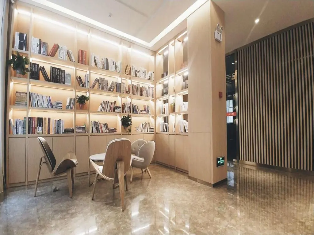 Бочжоу: Elan Inn Bozhou Lixin Wenzhou Road Colorful World