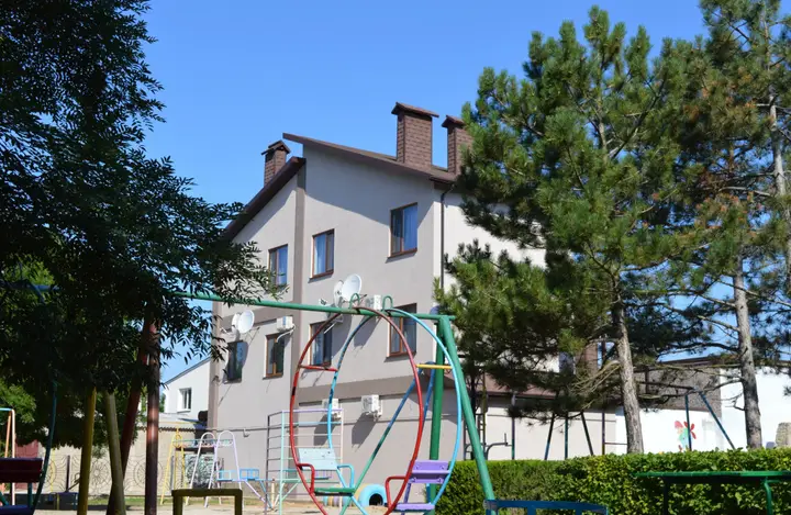 Евпатория: Меблированные комнаты Хельга Парк Фрунзе