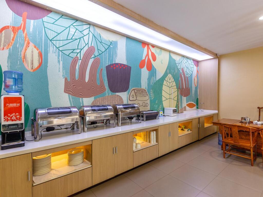Ланьчжоу: Hanting Hotel Lanzhou Dongfanghong Square Railway Bureau