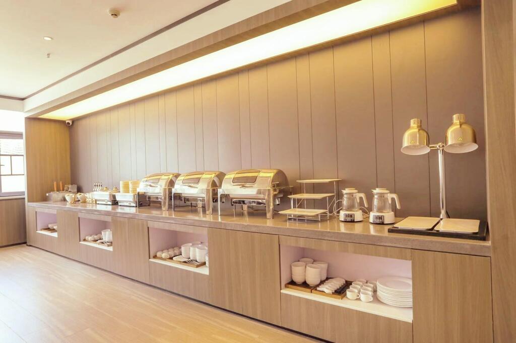 Чжанцзяцзе: Hanting Hotel Zhangjiajie Cili Bolian Tianjie