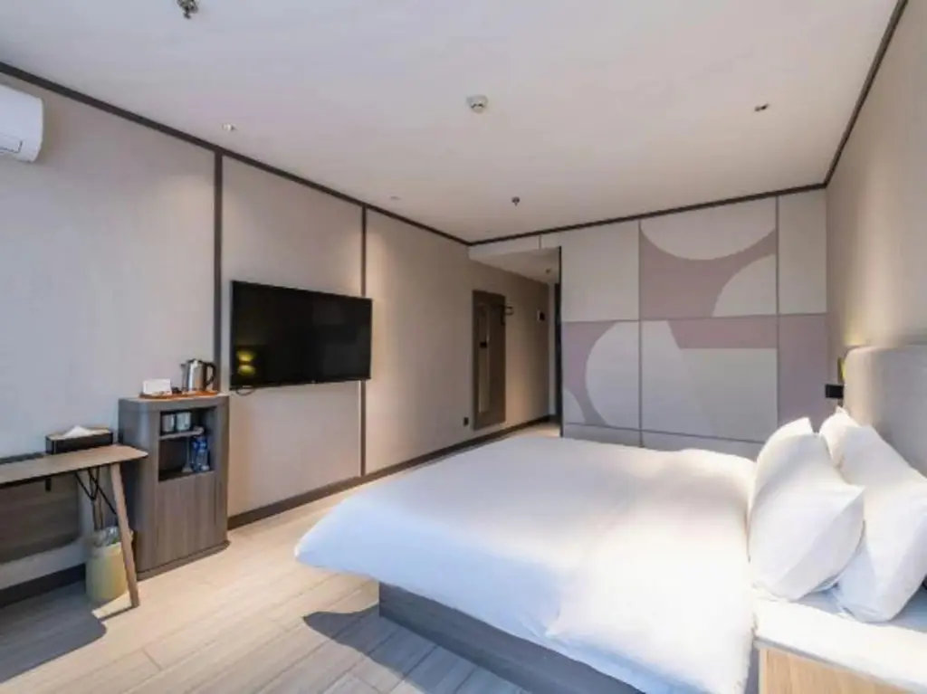 Чанчунь: Hanting Hotel Changchun Chongqing Road Vivid City