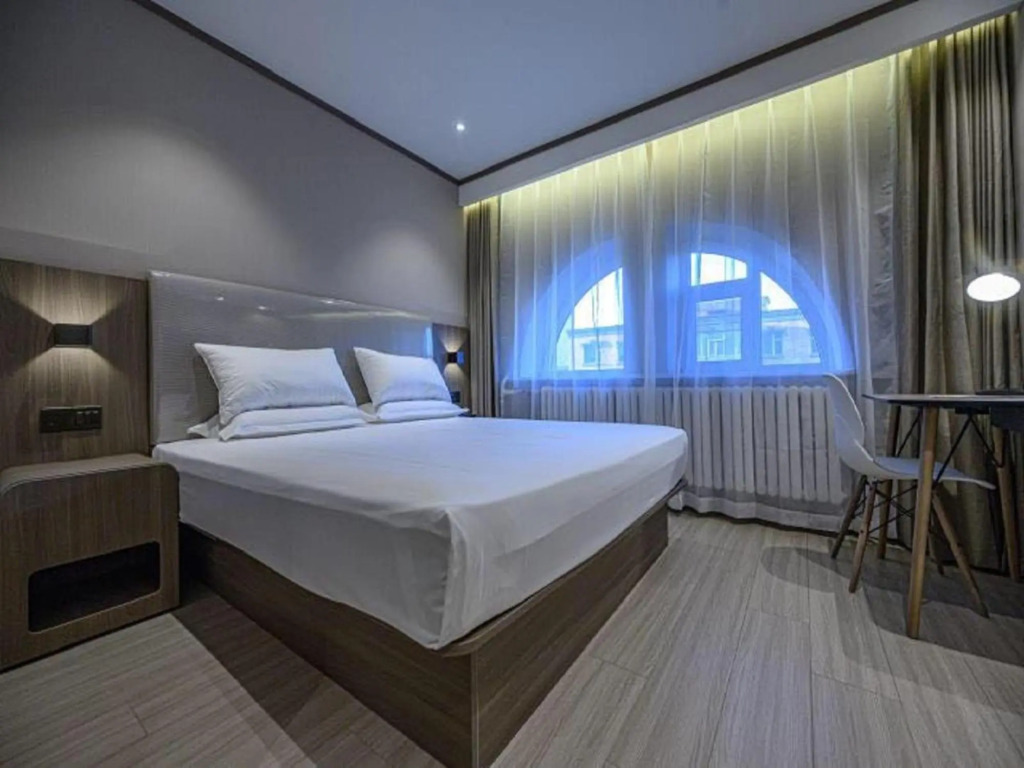 Чанчунь: Hanting Hotel Changchun Chongqing Road Vivid City