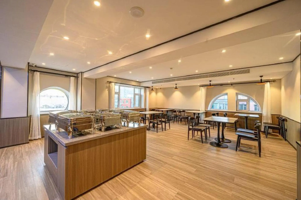 Чанчунь: Hanting Hotel Changchun Chongqing Road Vivid City