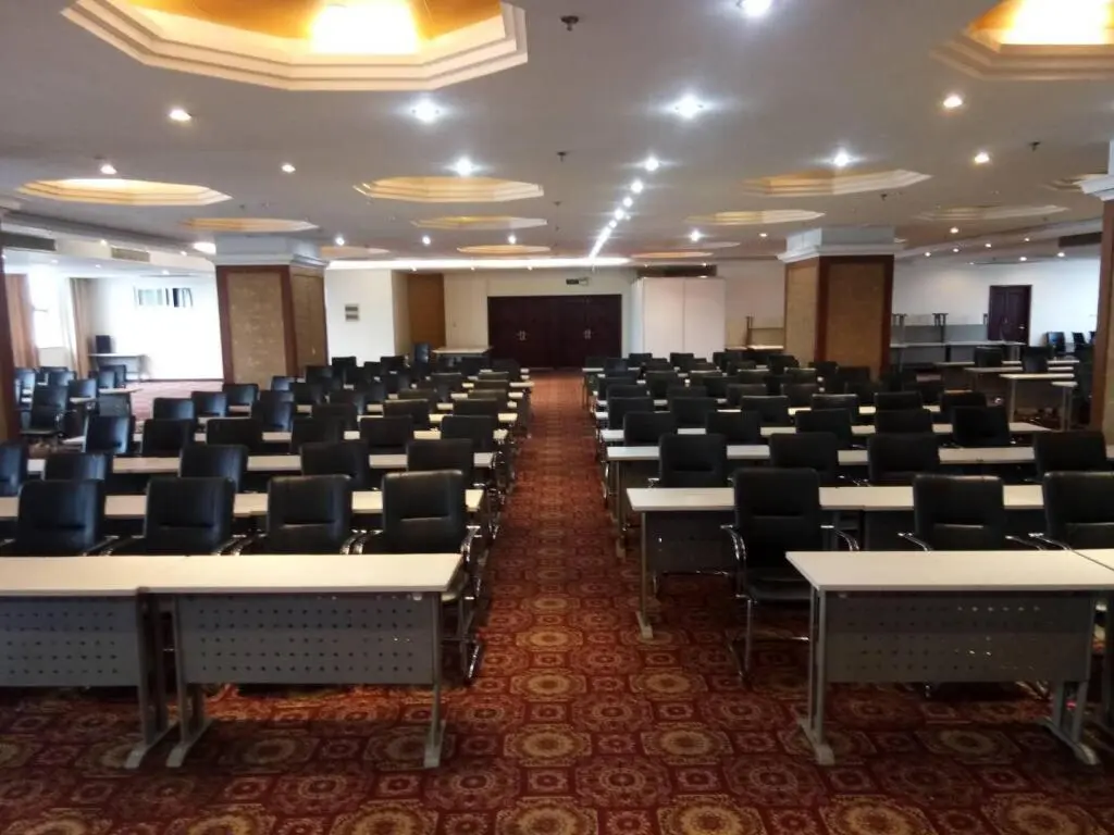Чжаоюань: Hanting Hotel Zhaoyuan Jindu Department Store