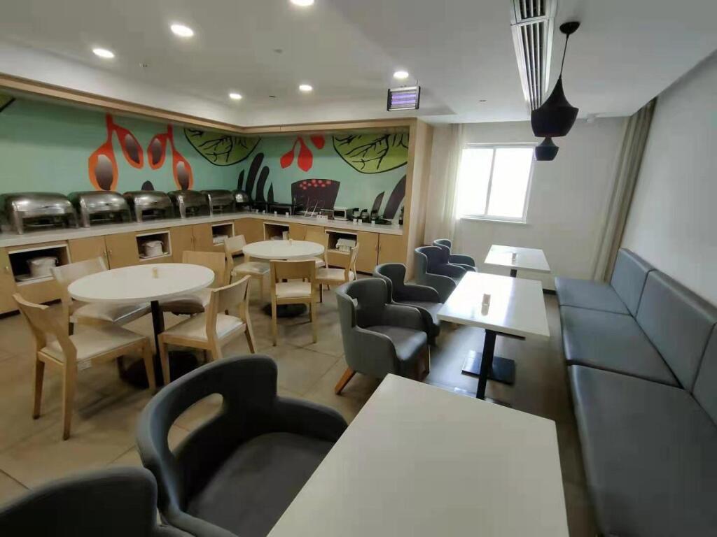Цзясинь: Hanting Hotel Pinghu Xinhua Zhong Road
