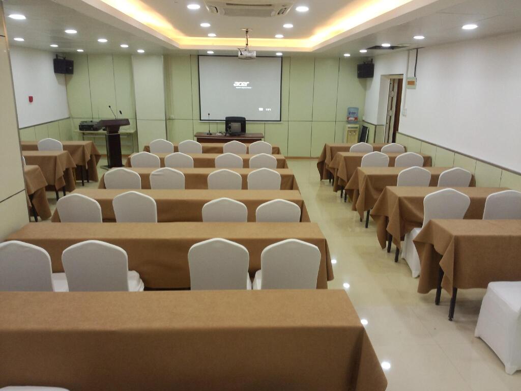 Цзинань: Hanting Hotel Jinan Dikou Road Long Distance Bus Terminal