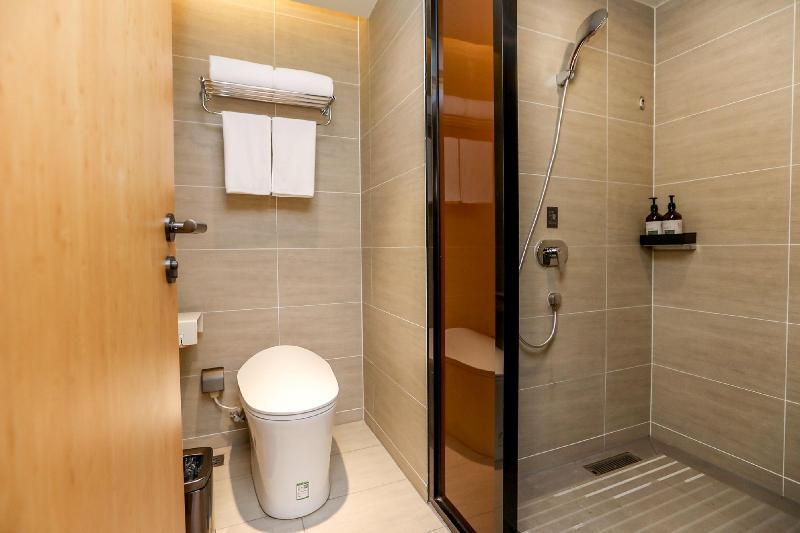Чунцин: Ji Hotel Chongqing Jiefangbei Pedestrian Street Minsheng Road