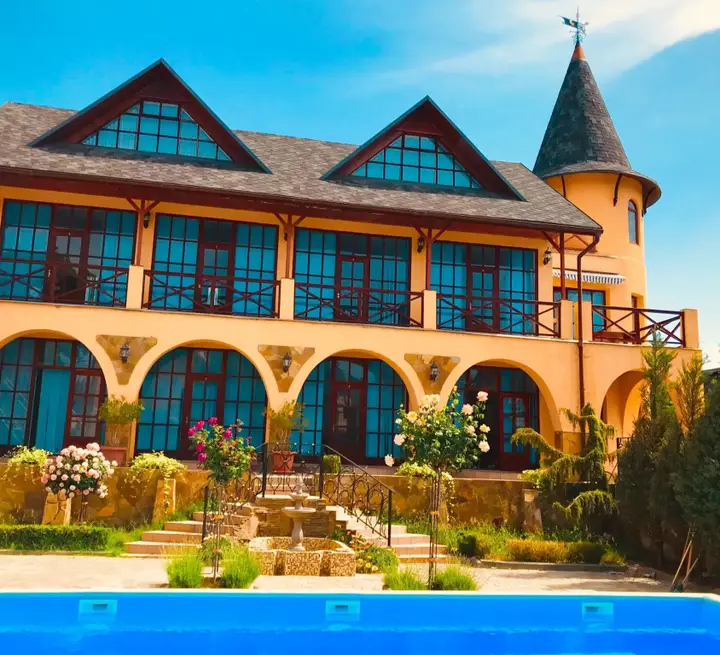 Коктебель: Меблированные комнаты Камелот