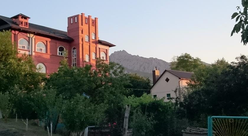 Коктебель: Гостевой Дом На Высотном