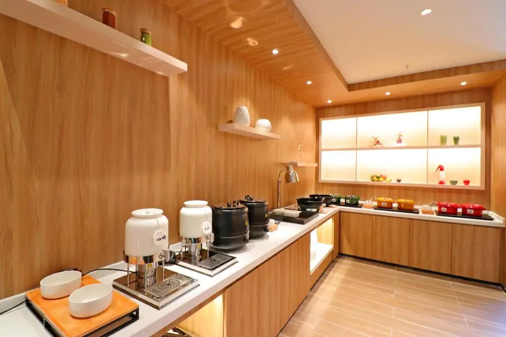 Шанхай: Hanting Hotel Shanghai Pujiang Sanlu Highway