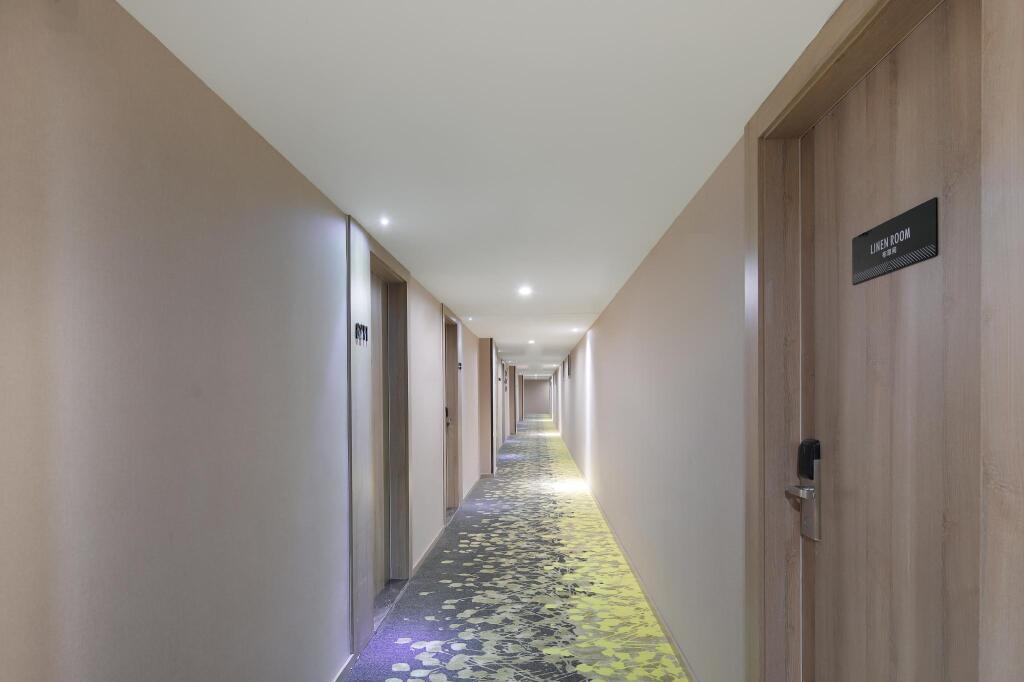 Нанкин: Starway Hotel Nanjing Jiangning Binjiang Development Zone Dixiu Road